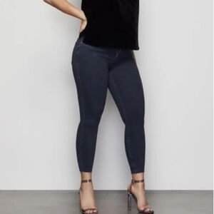 Good American Good Legs Crop Raw Edge Skinny Jeans in Color Blue344